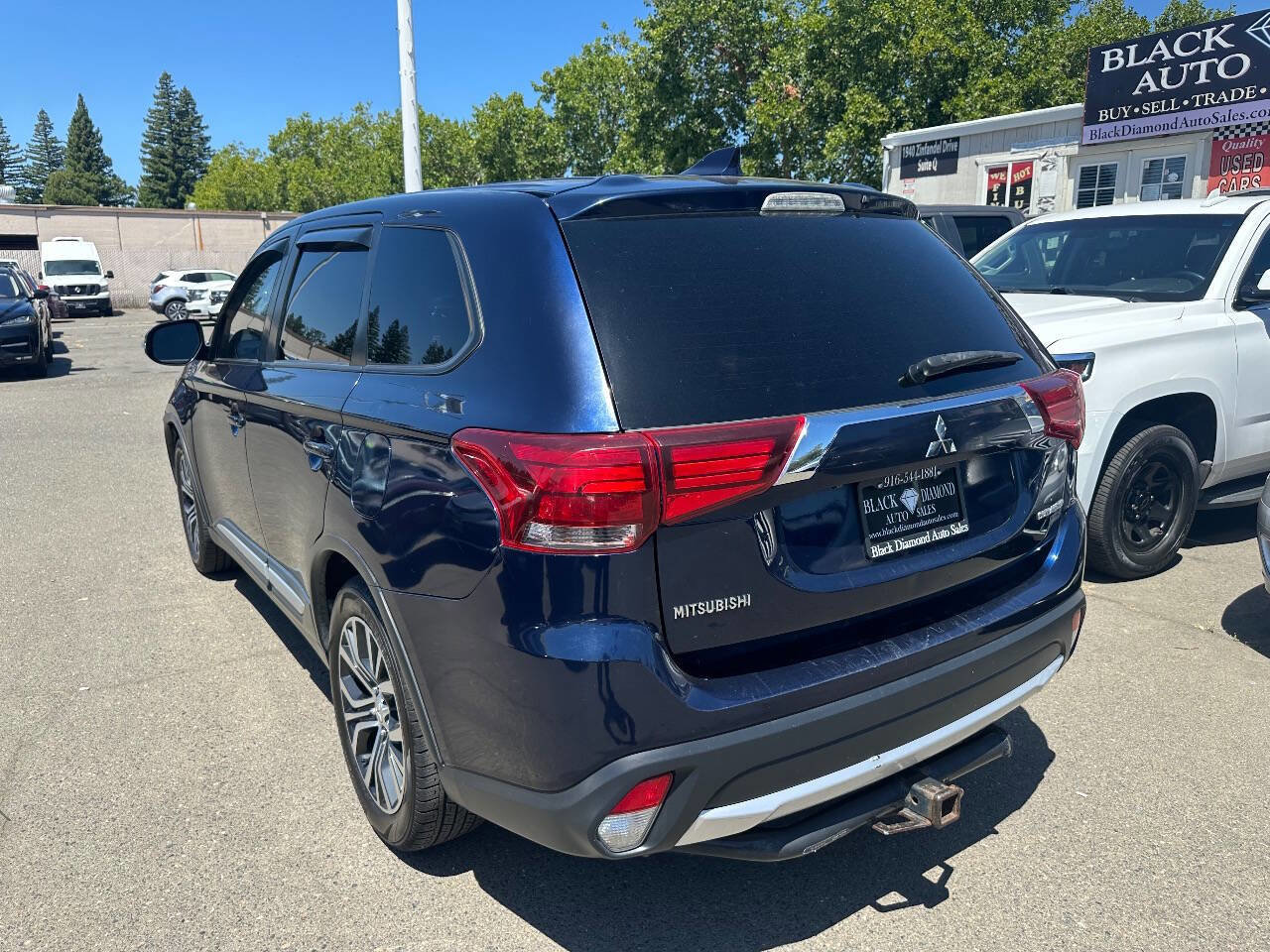 Used 2017 Mitsubishi Outlander SE AWD/4WD image 6
