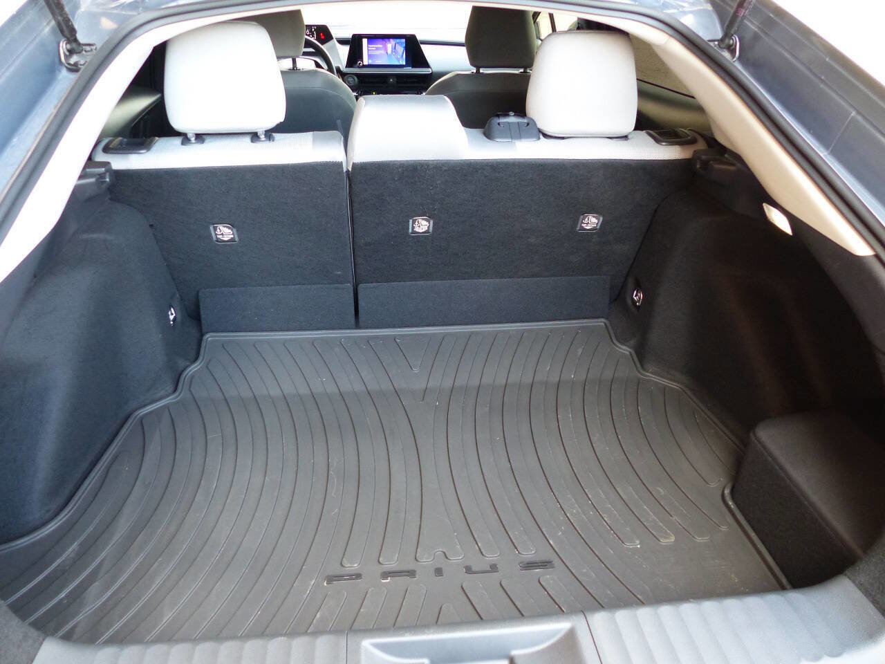 Used 2024 Toyota Prius LE image 24