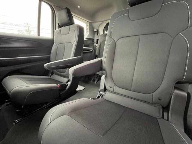 Used 2023 Jeep Grand Cherokee L Laredo image 25