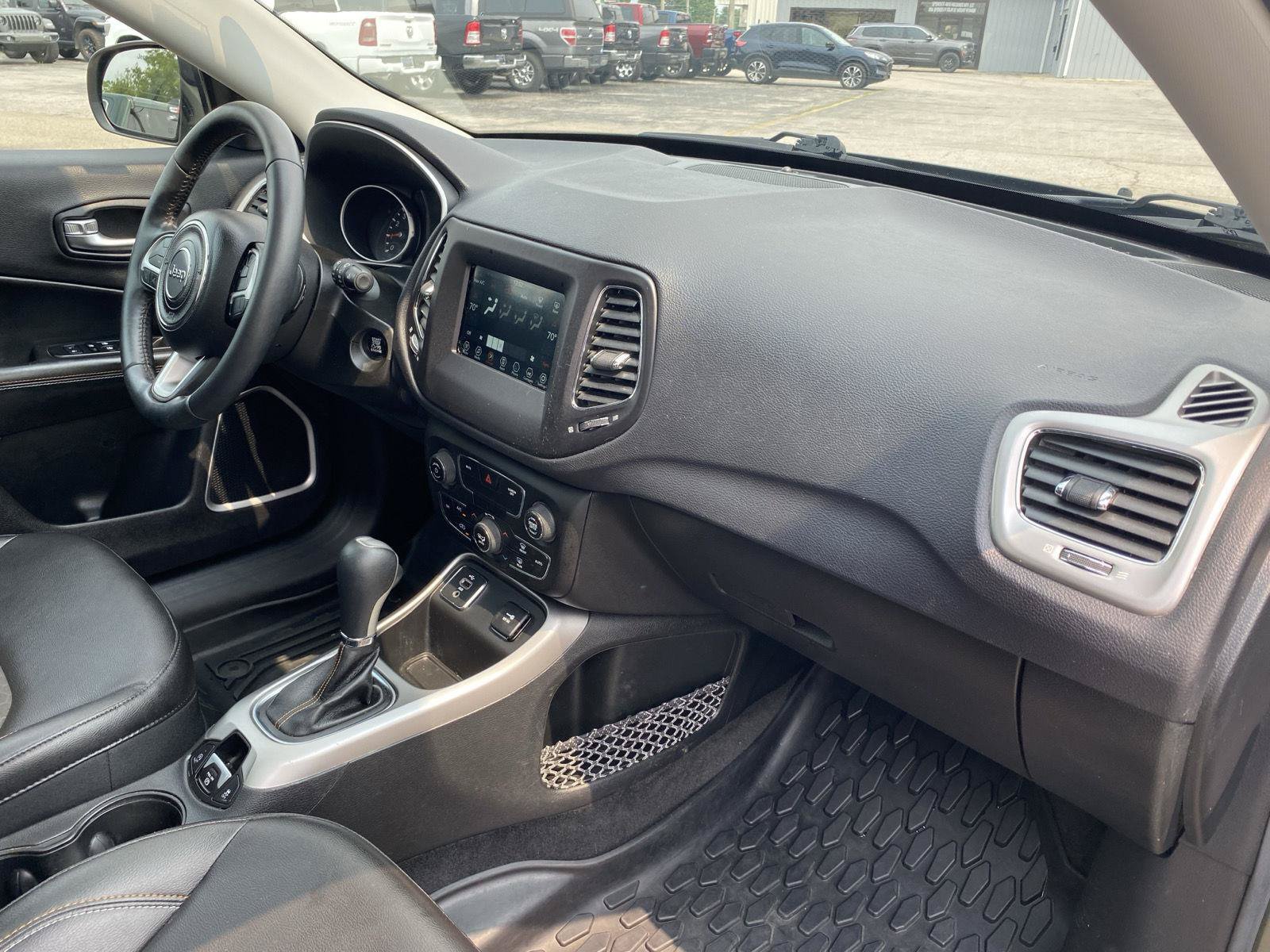 Used 2018 Jeep Compass Latitude w/ Popular Equipment Group FWD image 35