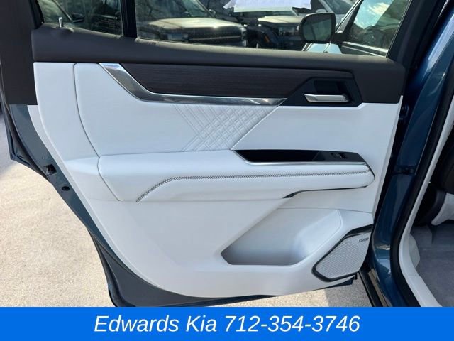 Used 2025 GMC Acadia Denali w/ LPO, Floor Liner Package image 12