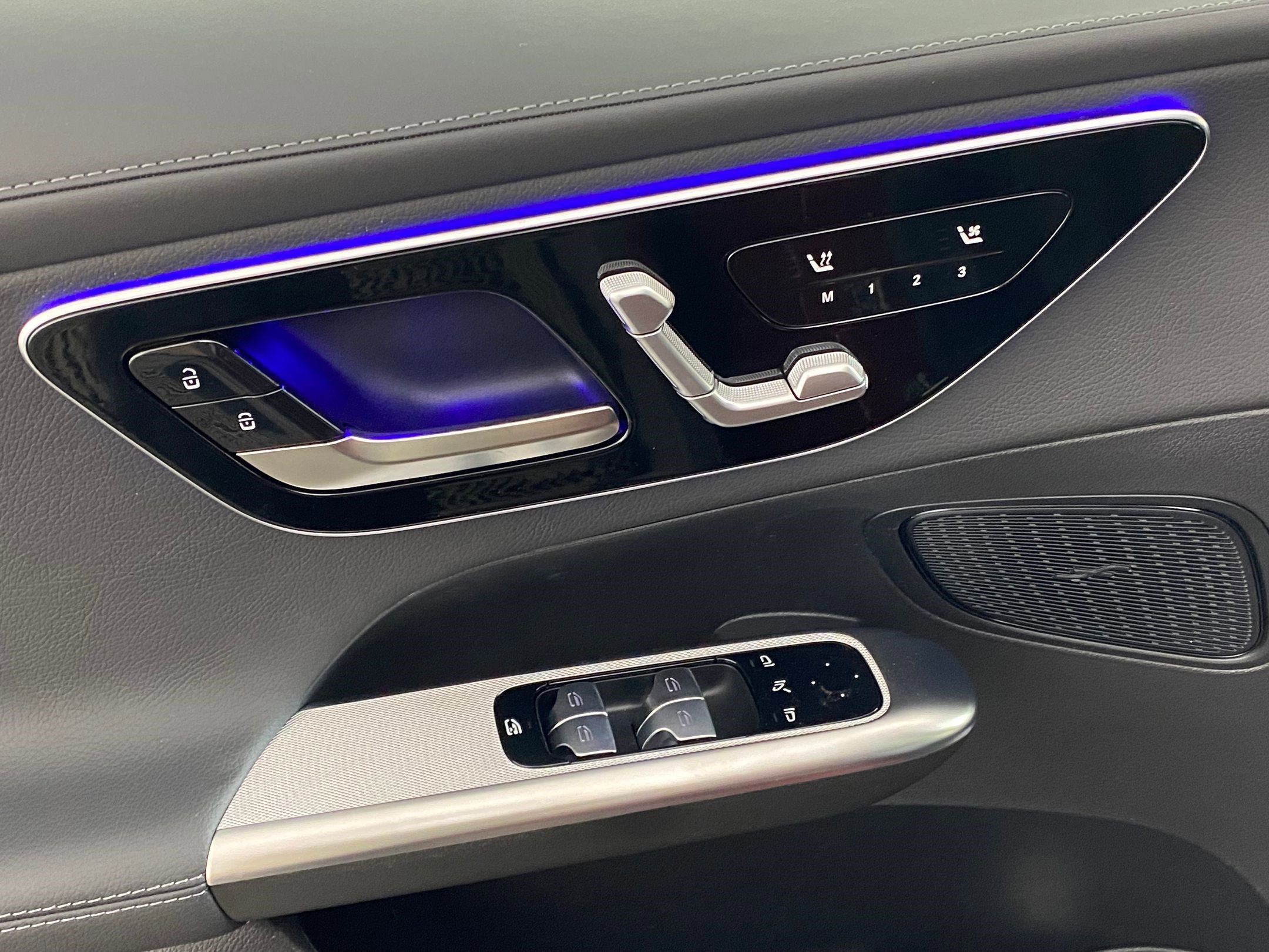 Used 2026 Mercedes-Benz GLC 300 4MATIC image 23