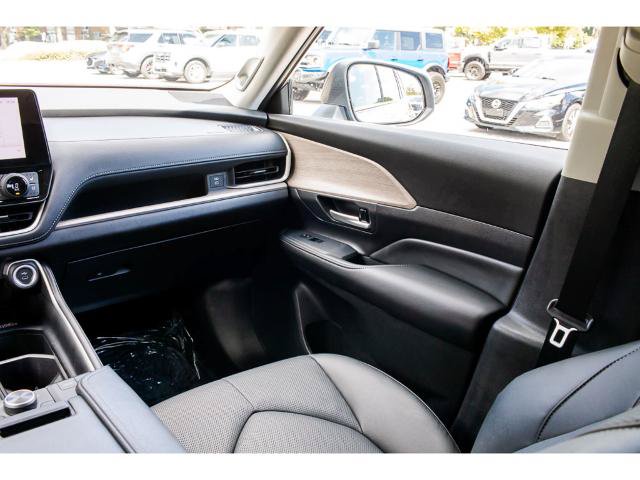 Used 2025 Toyota Grand Highlander AWD image 16