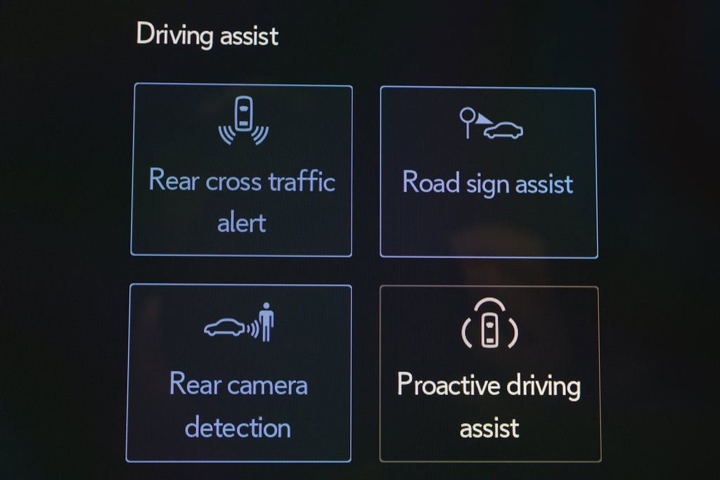 Used 2025 Lexus GX 550 w/ Accessory Package (Z1) image 38