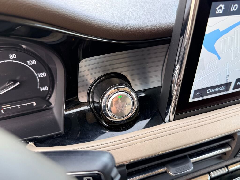 Used 2021 Lincoln Corsair Standard w/ Premium Package image 6