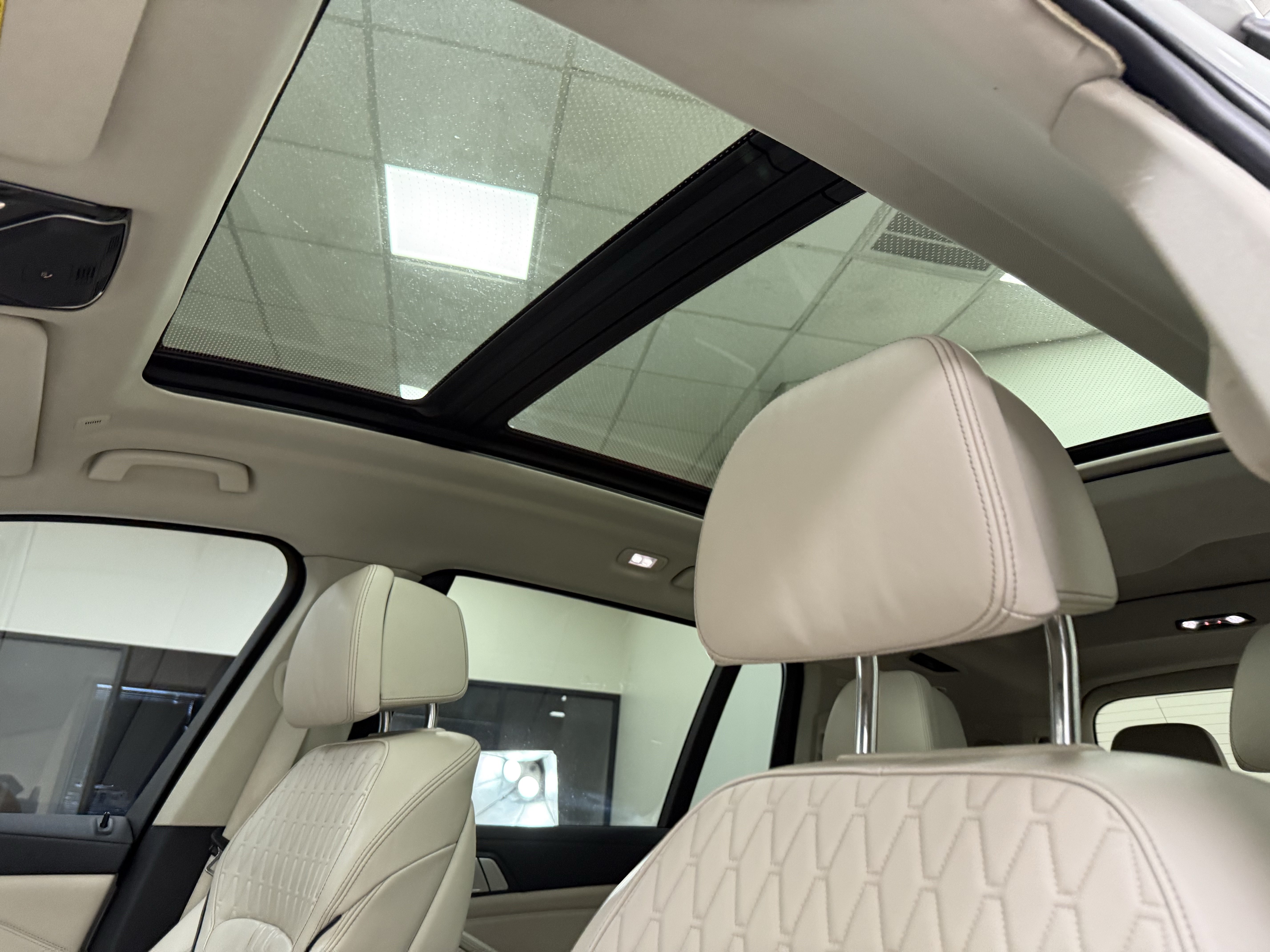 Used 2020 BMW X7 xDrive40i w/ Executive Package AWD/4WD image 12