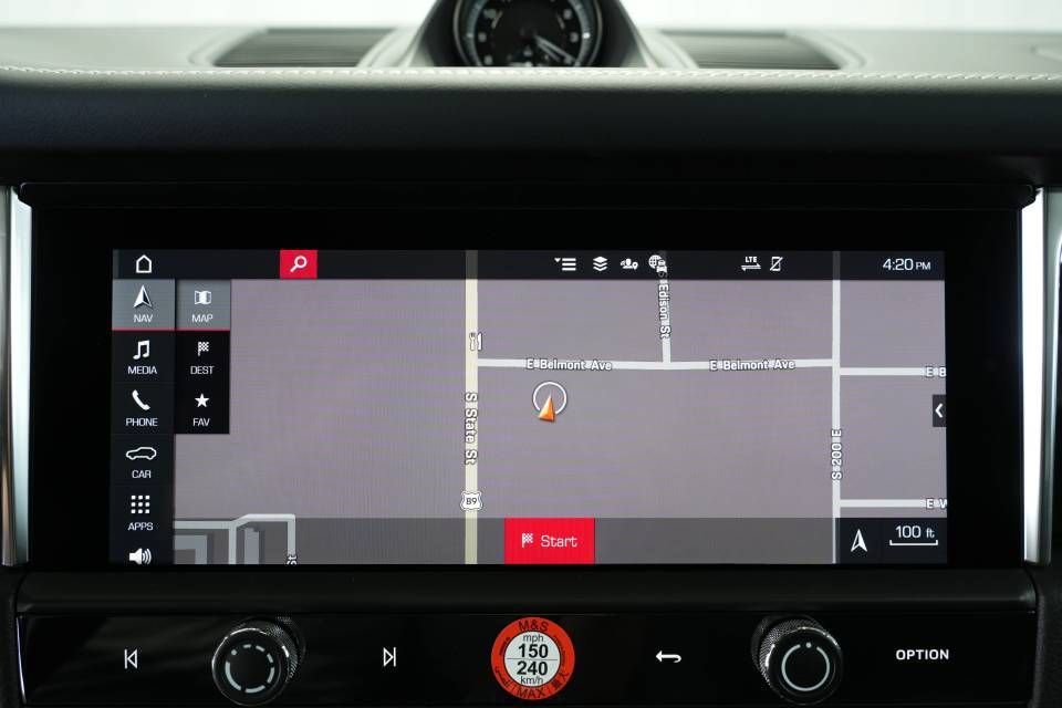 Certified 2025 Porsche Macan AWD/4WD image 20