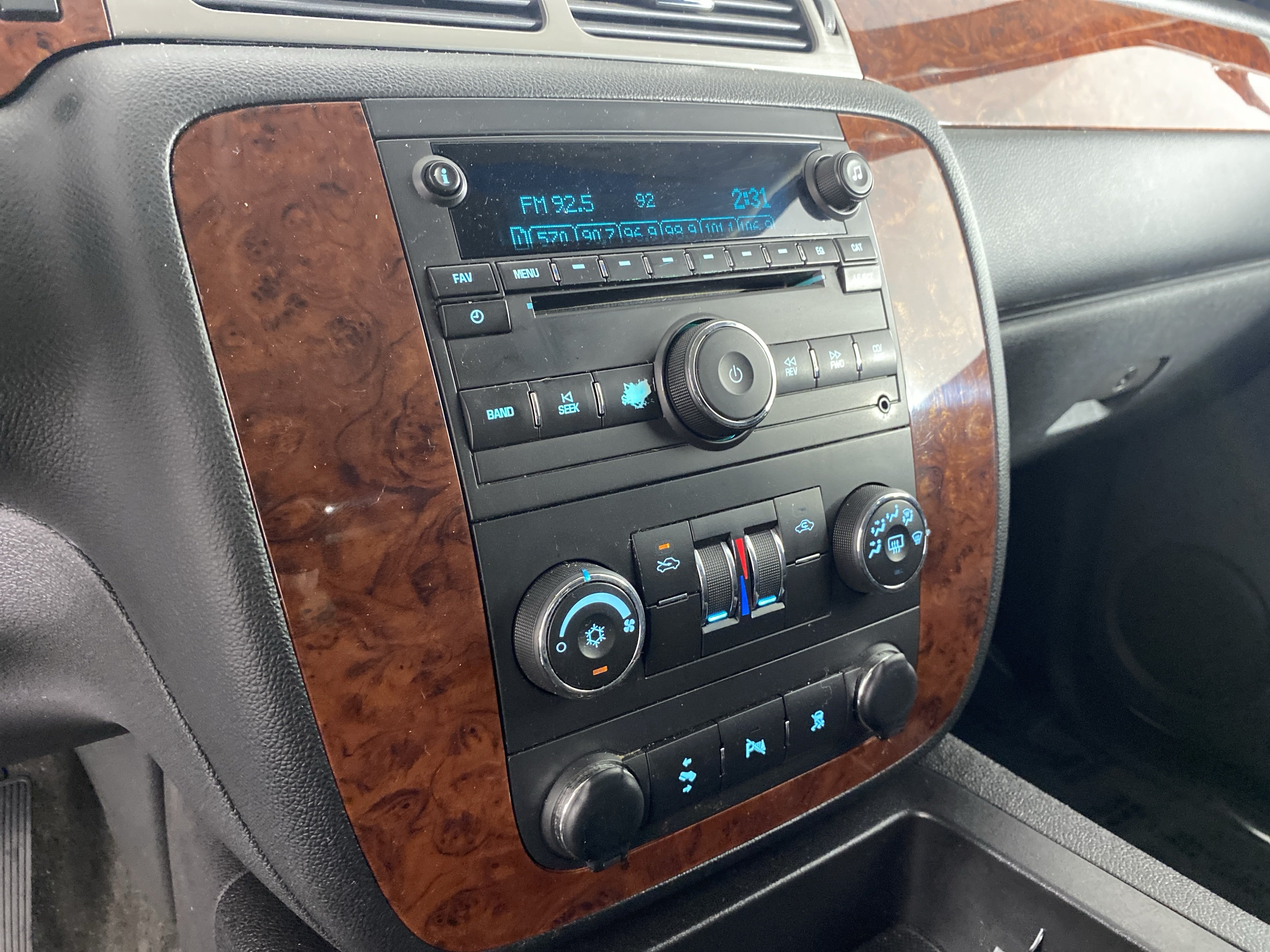 Used 2011 Chevrolet Avalanche LS w/ Regional Value Package AWD/4WD image 28