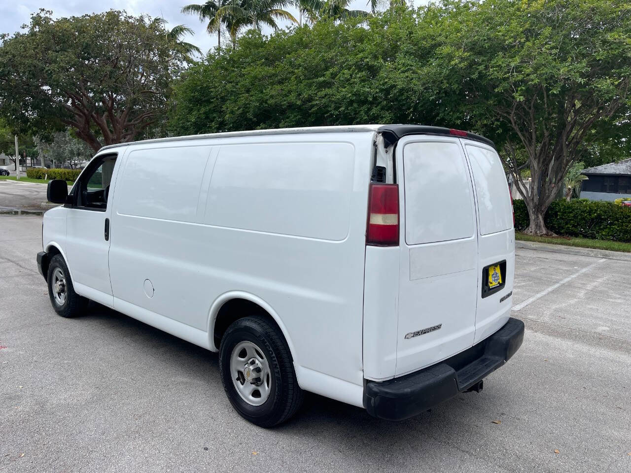 Used 2004 Chevrolet Express 1500 RWD image 6