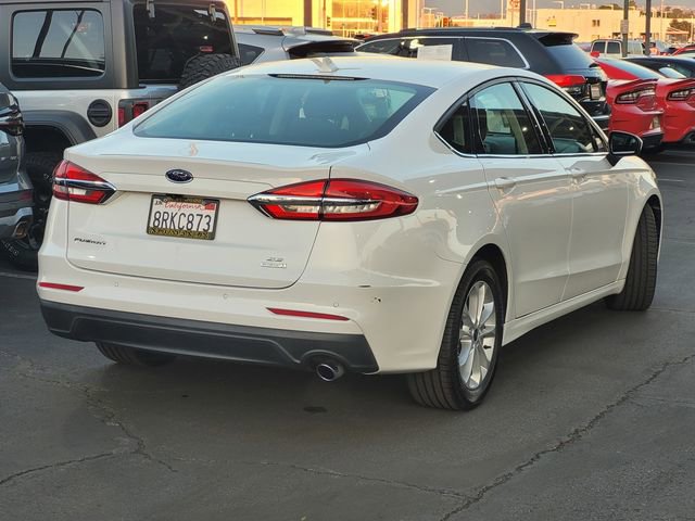 Used 2020 Ford Fusion SE image 4