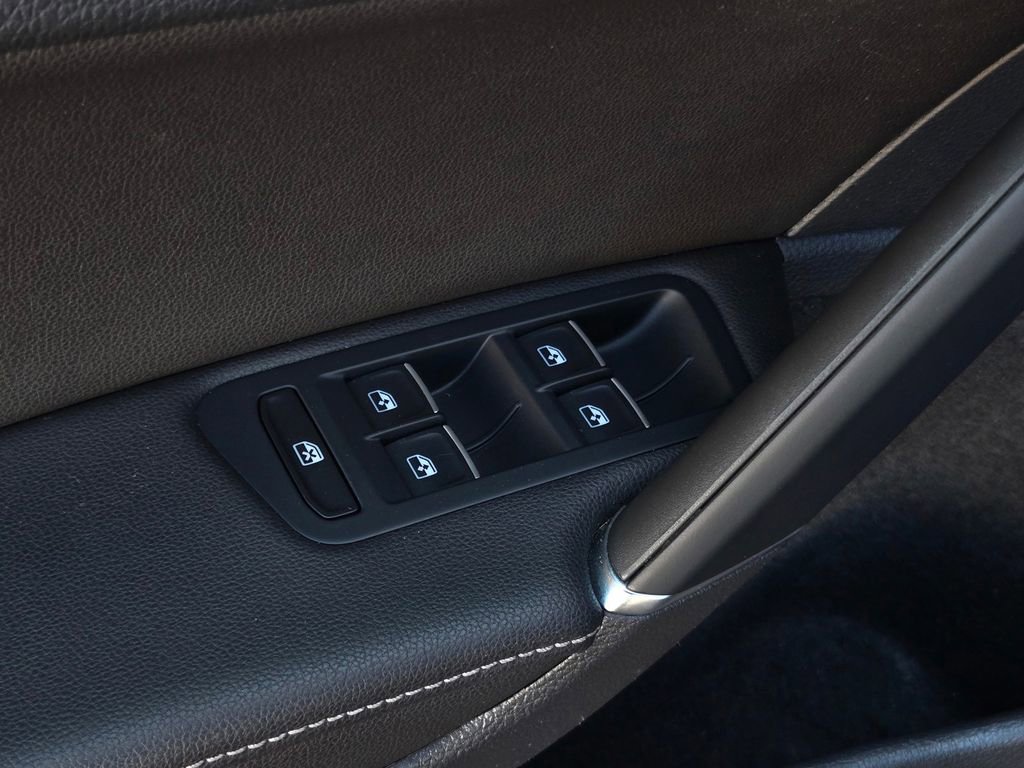 Used 2019 Volkswagen Golf R 4-Door image 11