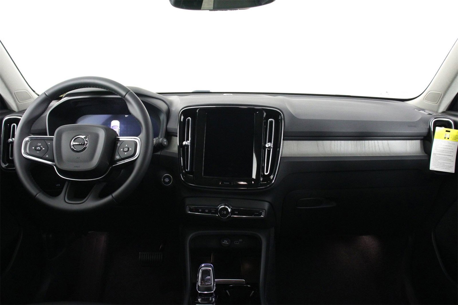 New 2025 Volvo XC40 B5 Plus w/ Climate Package image 6