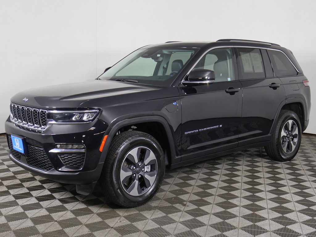 Used 2023 Jeep Grand Cherokee 4WD 4xe image 11
