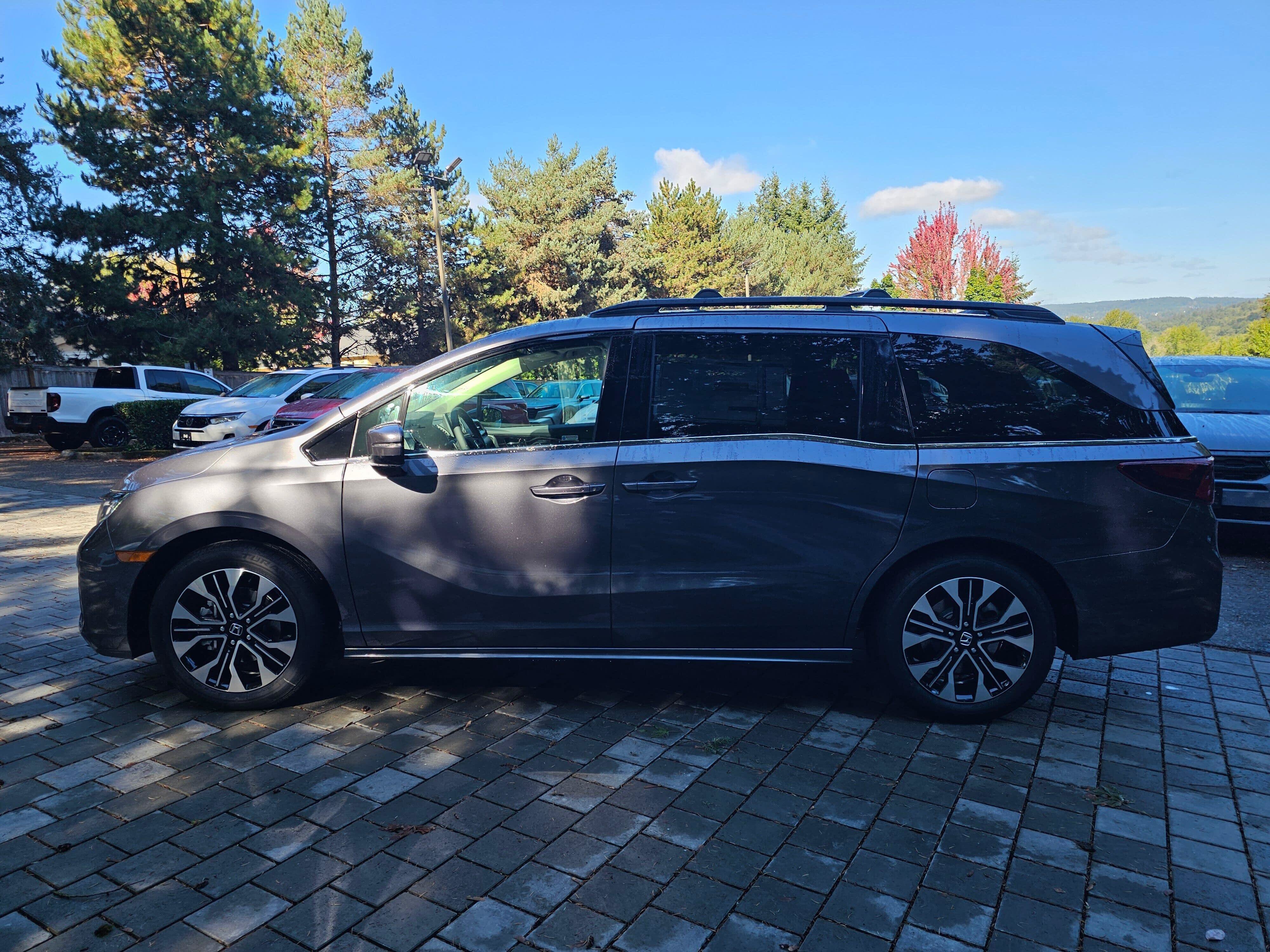 New 2026 Honda Odyssey Elite image 4