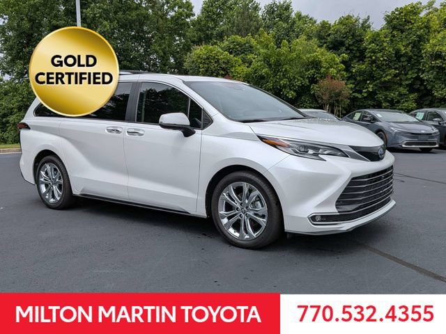 Certified 2023 Toyota Sienna Platinum FWD image 2