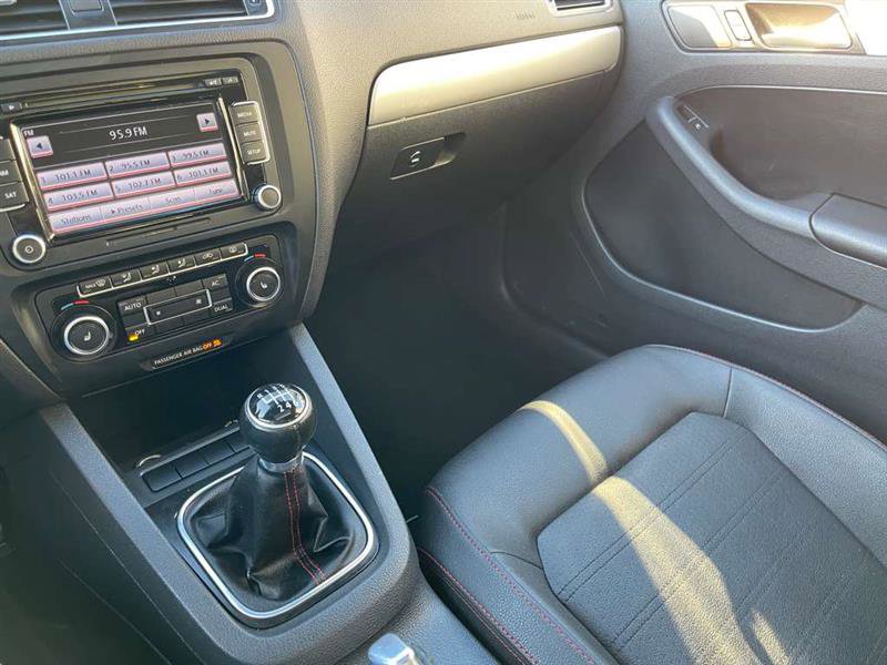 Used 2012 Volkswagen Jetta GLI Autobahn image 19