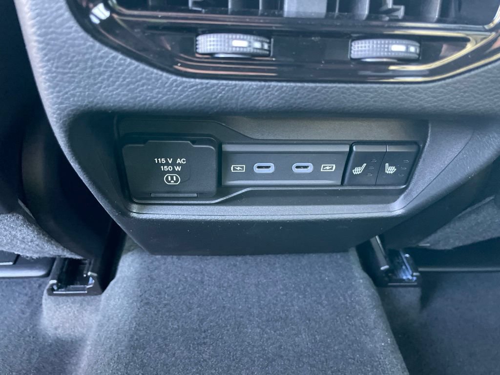 New 2026 Jeep Grand Cherokee Limited w/ Luxury Tech Group II RWD image 19