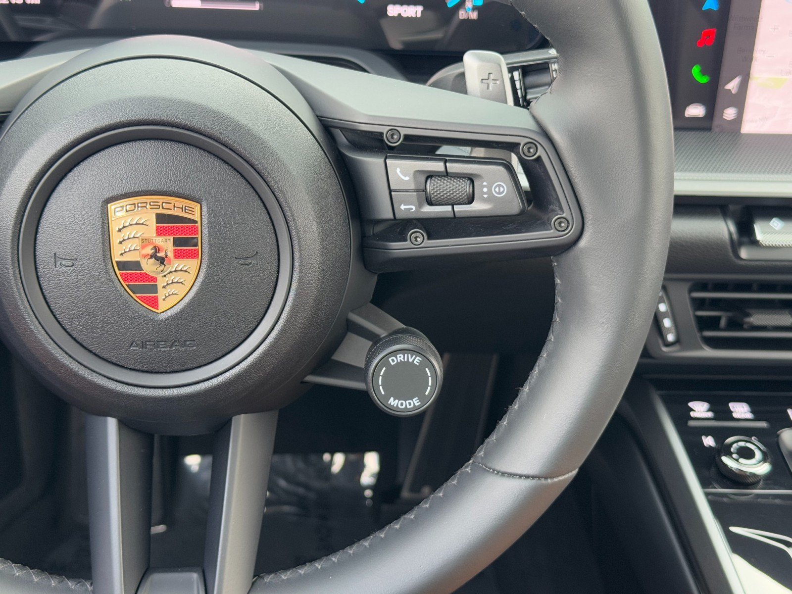 Used 2025 Porsche 911 Carrera RWD image 25