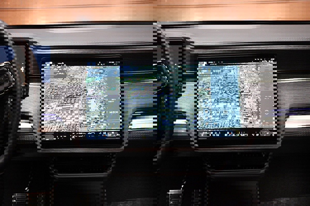 Used 2023 Rivian R1T Adventure image 27