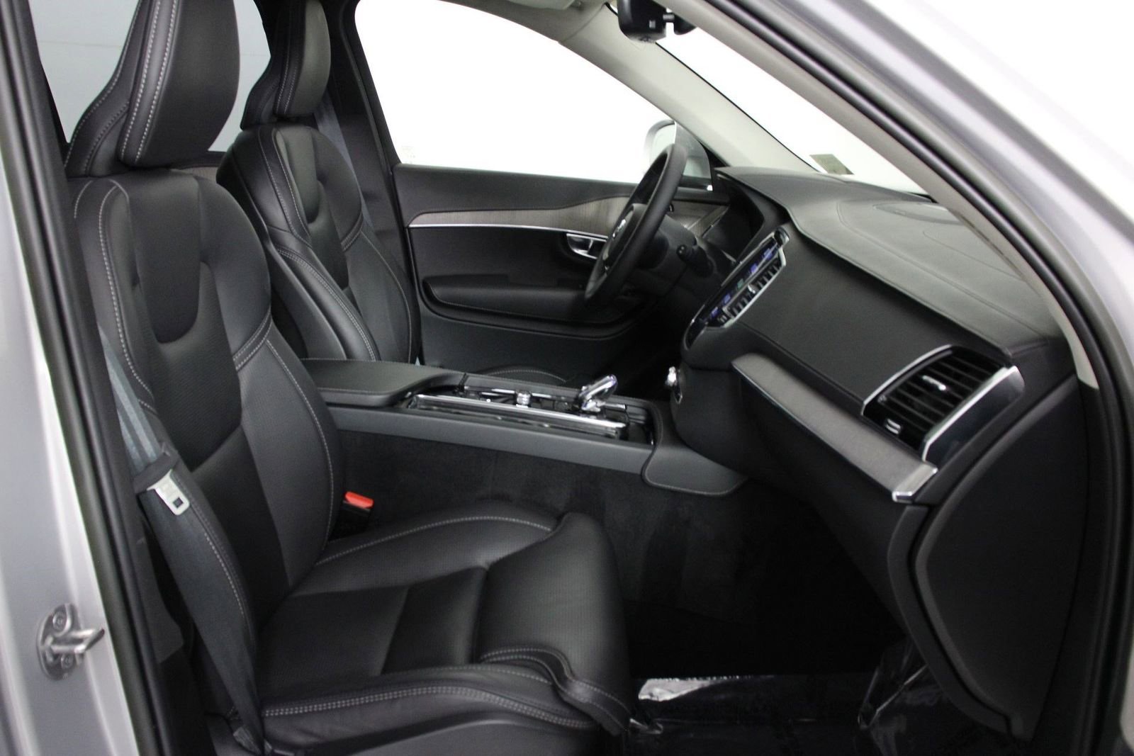 Used 2023 Volvo XC90 T8 Ultimate image 29