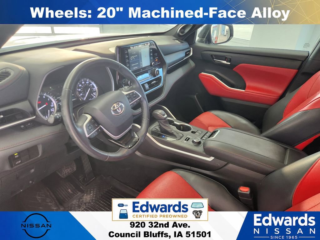 Used 2022 Toyota Highlander XSE AWD/4WD image 23
