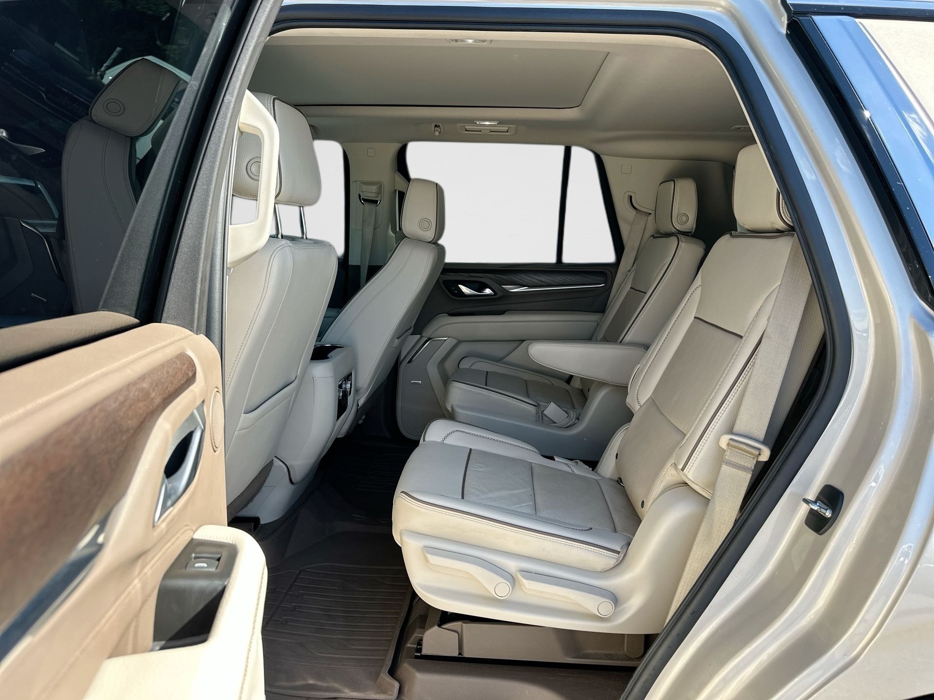 Used 2022 GMC Yukon Denali RWD image 25