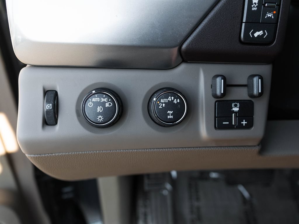 Used 2020 Chevrolet Tahoe Premier AWD/4WD image 31
