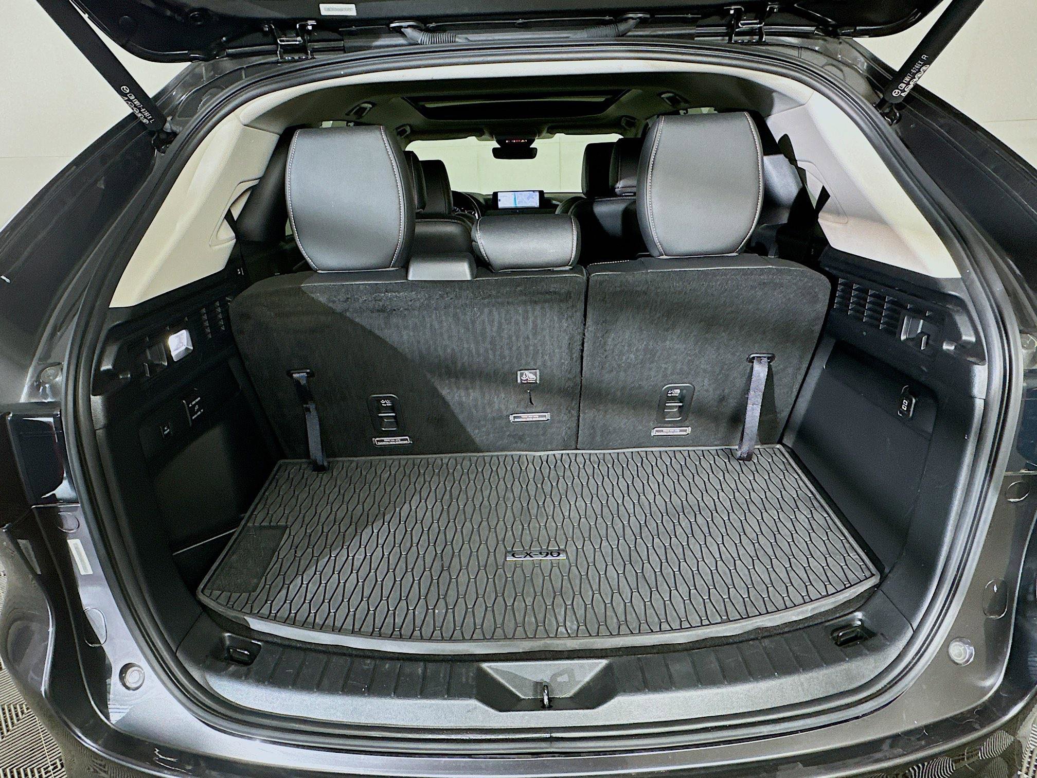 Used 2024 MAZDA CX-90 Plug-In Hybrid w/ Premium Pkg image 31
