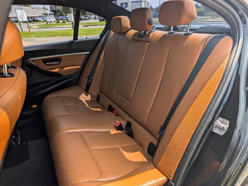 Used 2018 BMW 340i xDrive Sedan AWD/4WD image 18