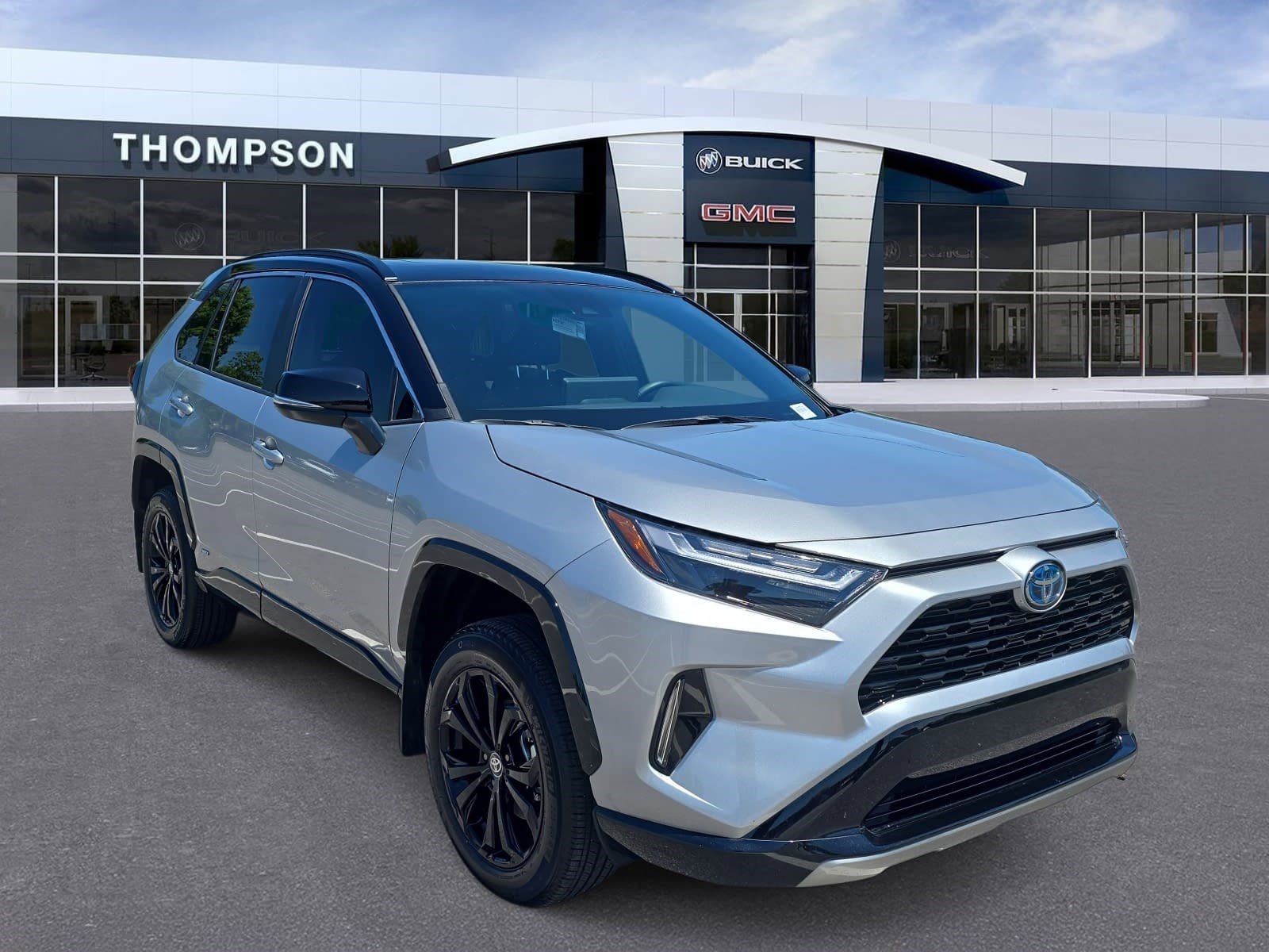 Used 2024 Toyota RAV4 XSE AWD/4WD image 1