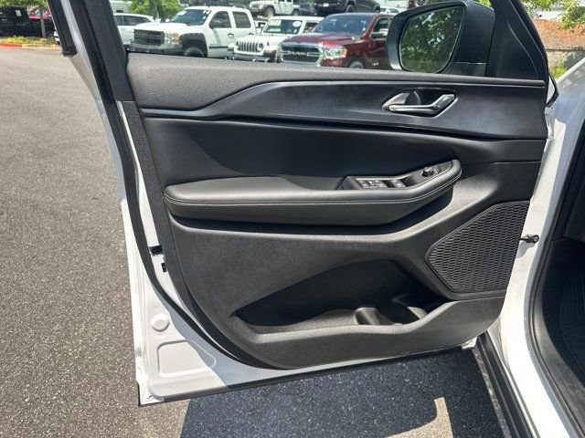 New 2026 Jeep Grand Cherokee Laredo X RWD image 10