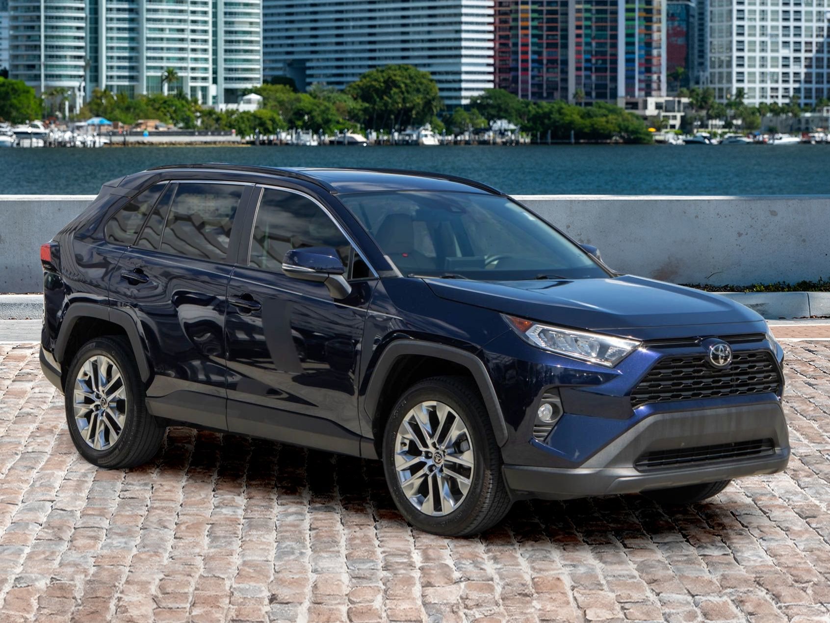 Used 2021 Toyota RAV4 XLE Premium video 3