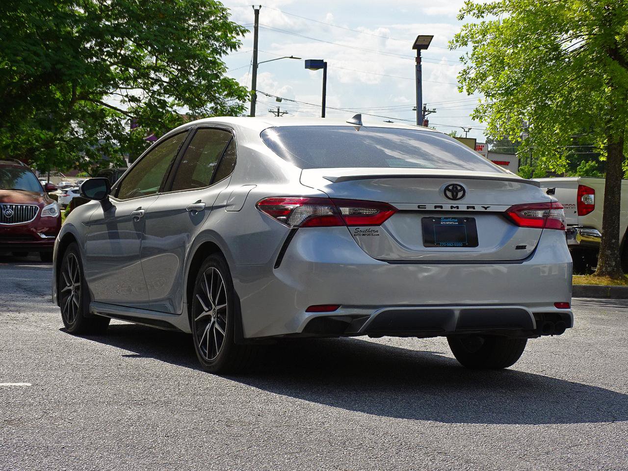 Used 2023 Toyota Camry SE FWD image 11