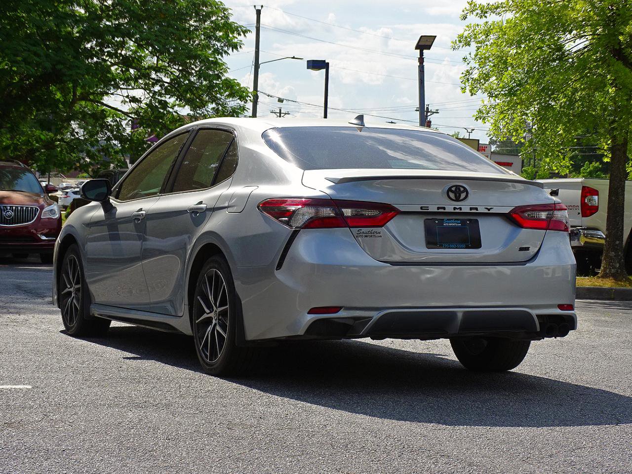 Used 2023 Toyota Camry SE FWD image 11