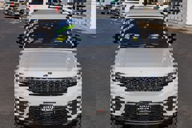 Used 2023 Jeep Grand Cherokee Altitude image 31