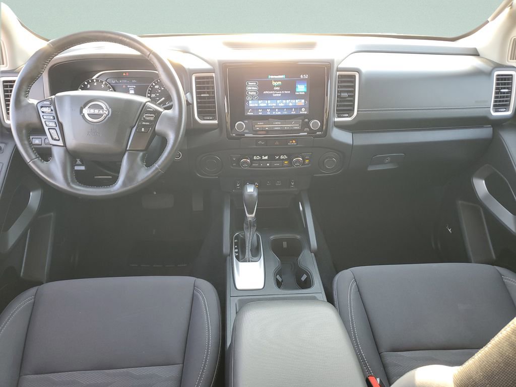 Used 2024 Nissan Frontier SV w/ SV Convenience Package RWD image 11