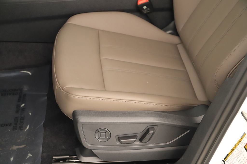 New 2025 Audi Q5 Premium AWD/4WD image 24