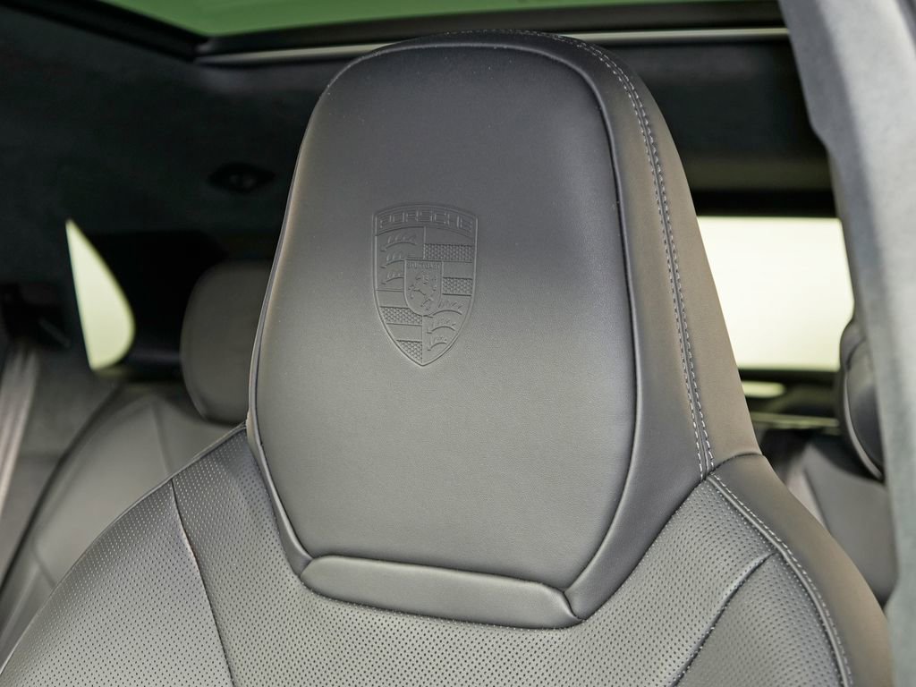 New 2026 Porsche Cayenne GTS AWD/4WD image 19