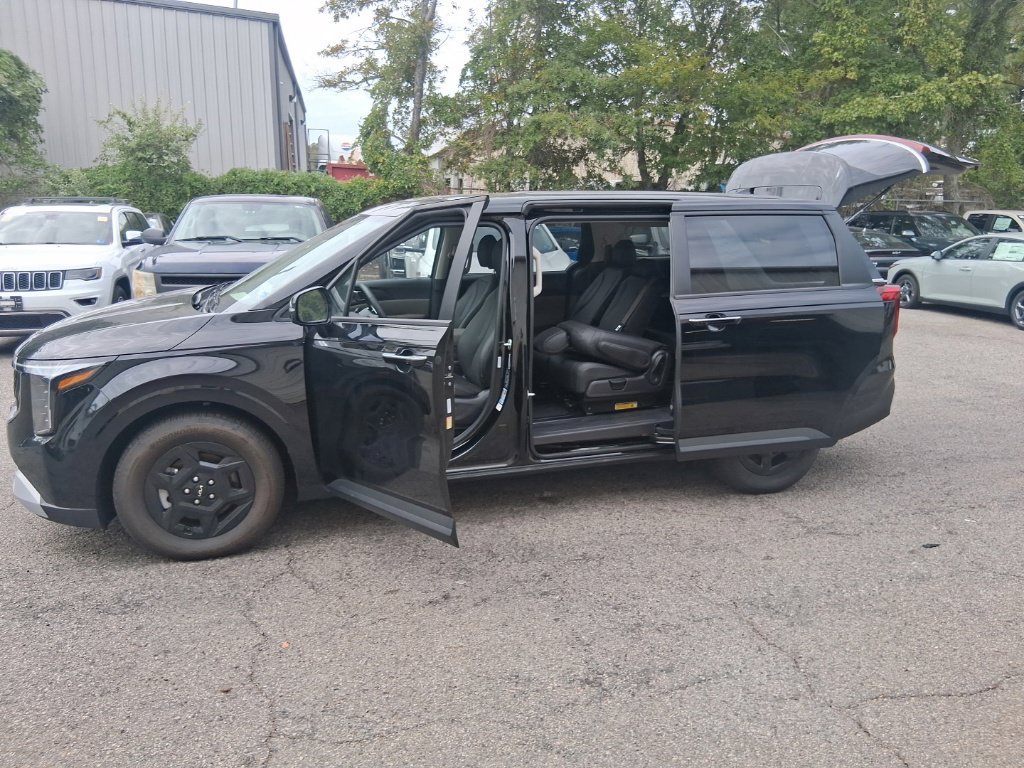 Certified 2026 Kia Carnival FWD image 19