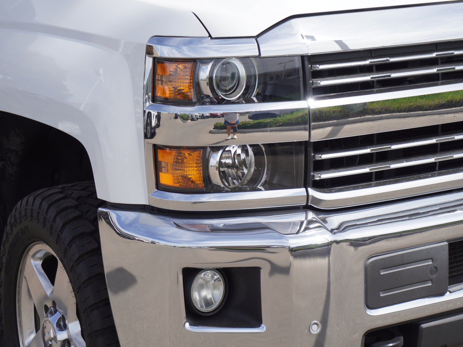 Used 2015 Chevrolet Silverado 2500 LTZ w/ Duramax Plus Package AWD/4WD image 3