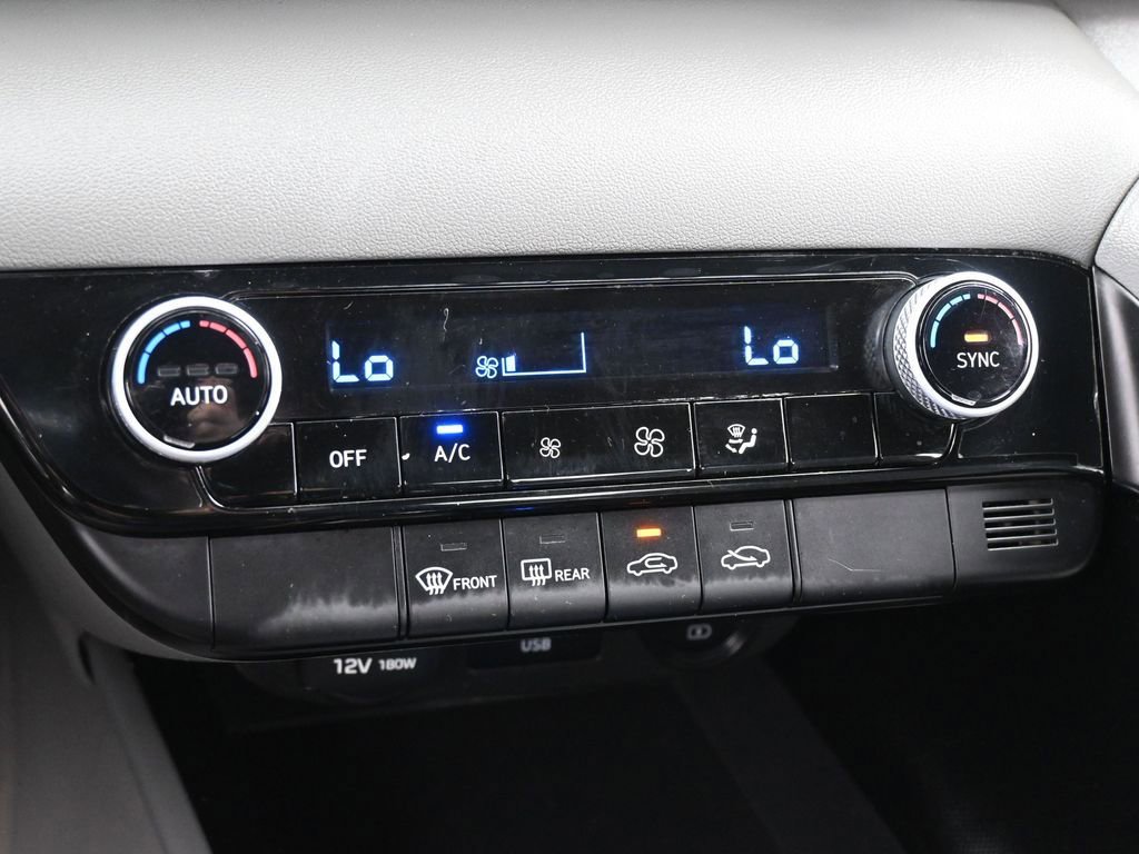 Used 2023 Hyundai Elantra SEL image 23