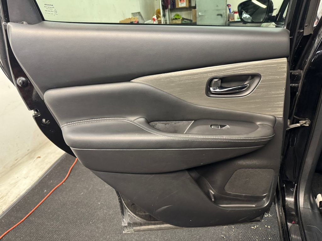Used 2018 Nissan Murano SL w/ Moonroof Package FWD image 15