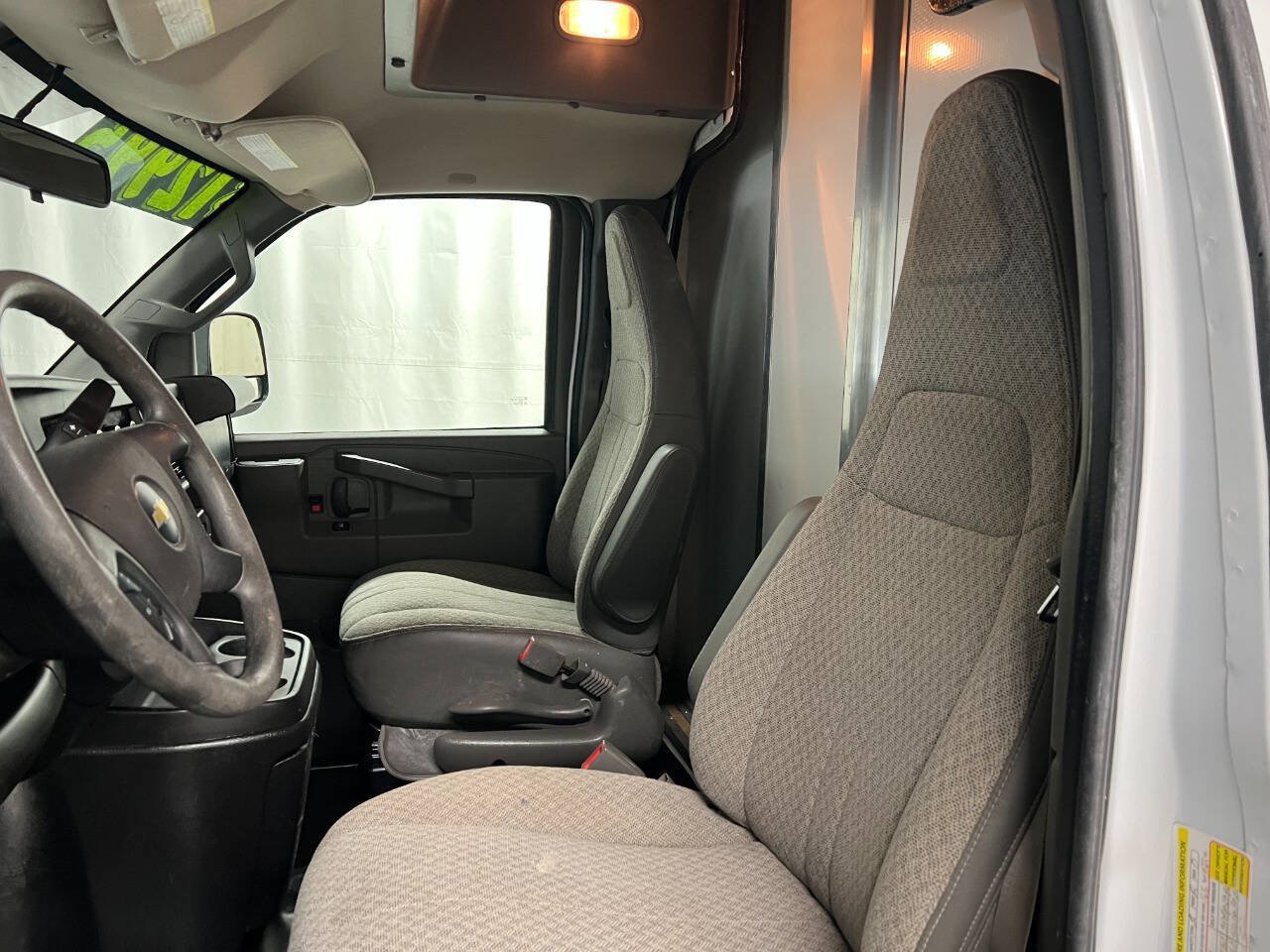 Used 2018 Chevrolet Express 3500 w/ Power Convenience Package RWD image 8
