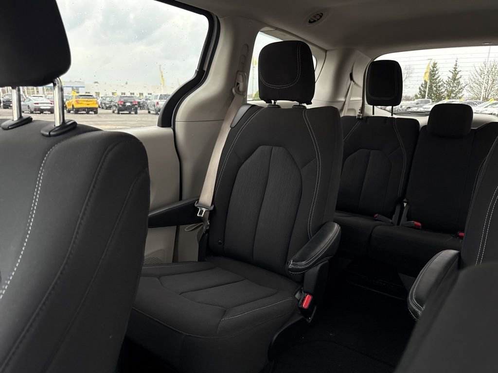 Used 2024 Chrysler Voyager LX image 26