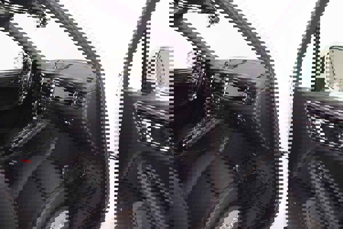 Used 2021 Porsche Macan image 52