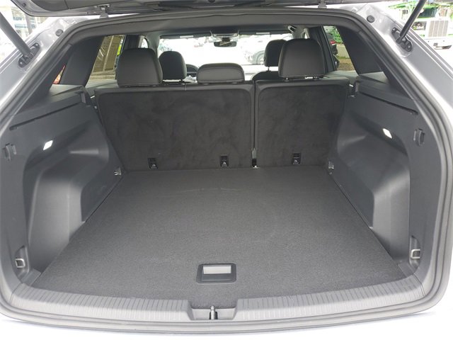 Certified 2025 Volkswagen Atlas Cross Sport SE image 9