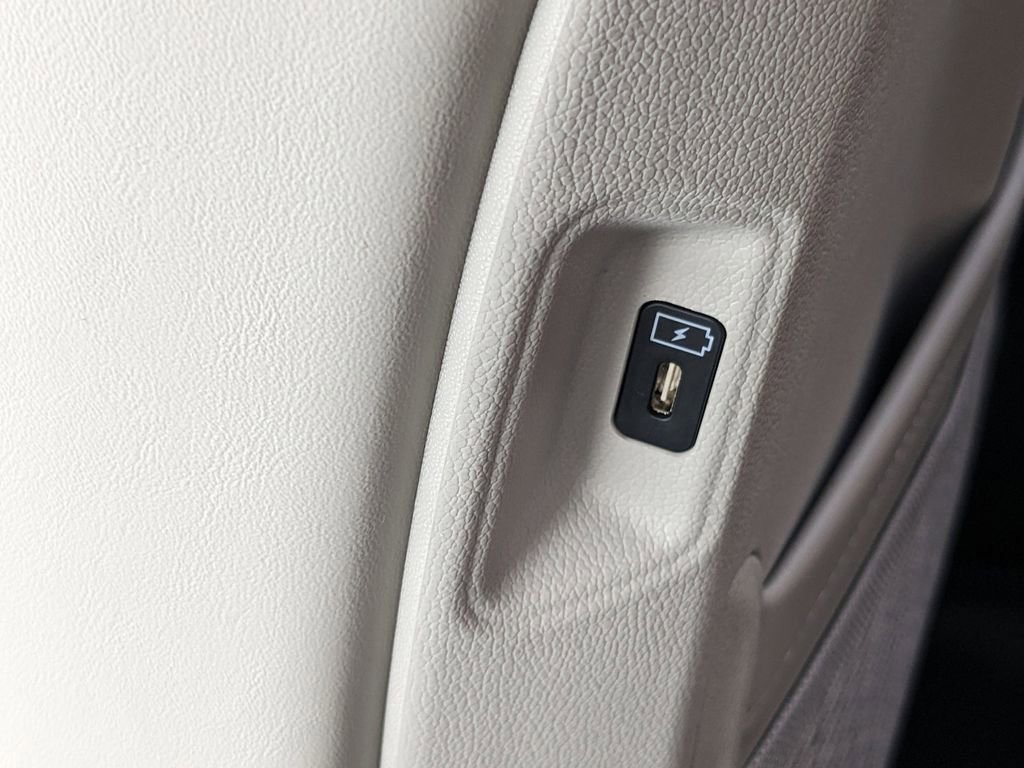 Certified 2025 Kia Sorento S AWD/4WD image 18