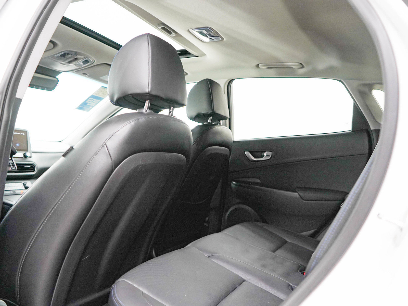 Certified 2023 Hyundai Kona Limited w/ Cargo Package FWD image 18