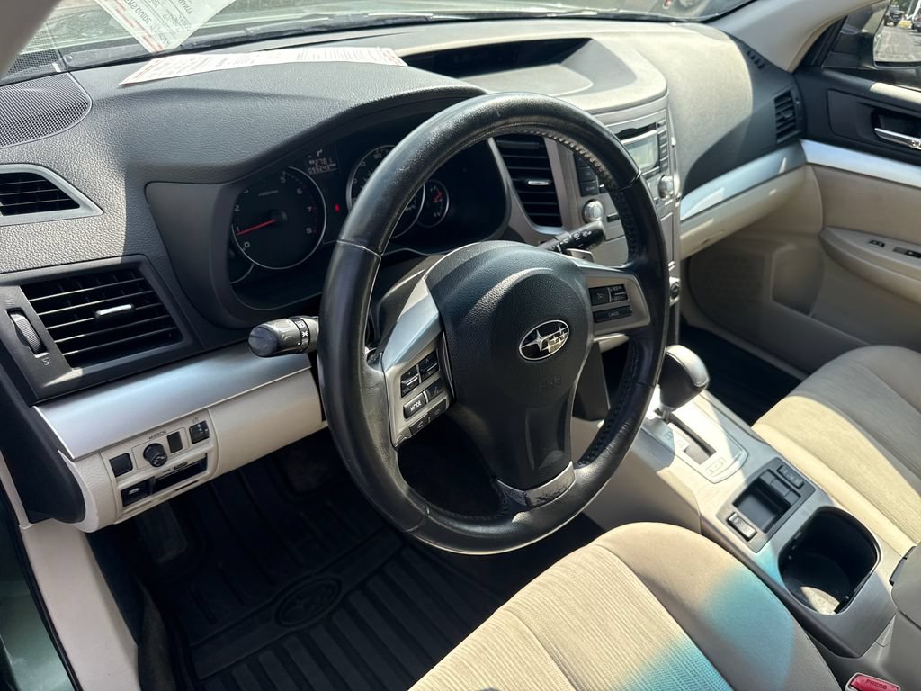 Used 2013 Subaru Outback 2.5i Premium AWD/4WD image 16
