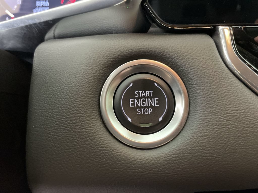 Used 2024 GMC Canyon Elevation RWD image 16